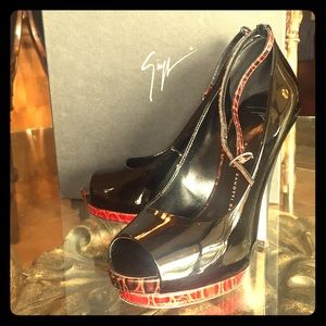 Authentic Giuseppe Zanotti patent black heels